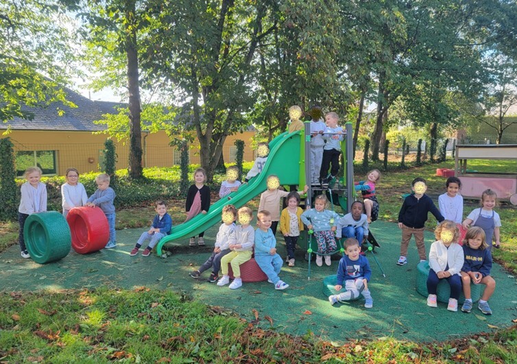 photo_groupe_classe_Eva_visages_floutés